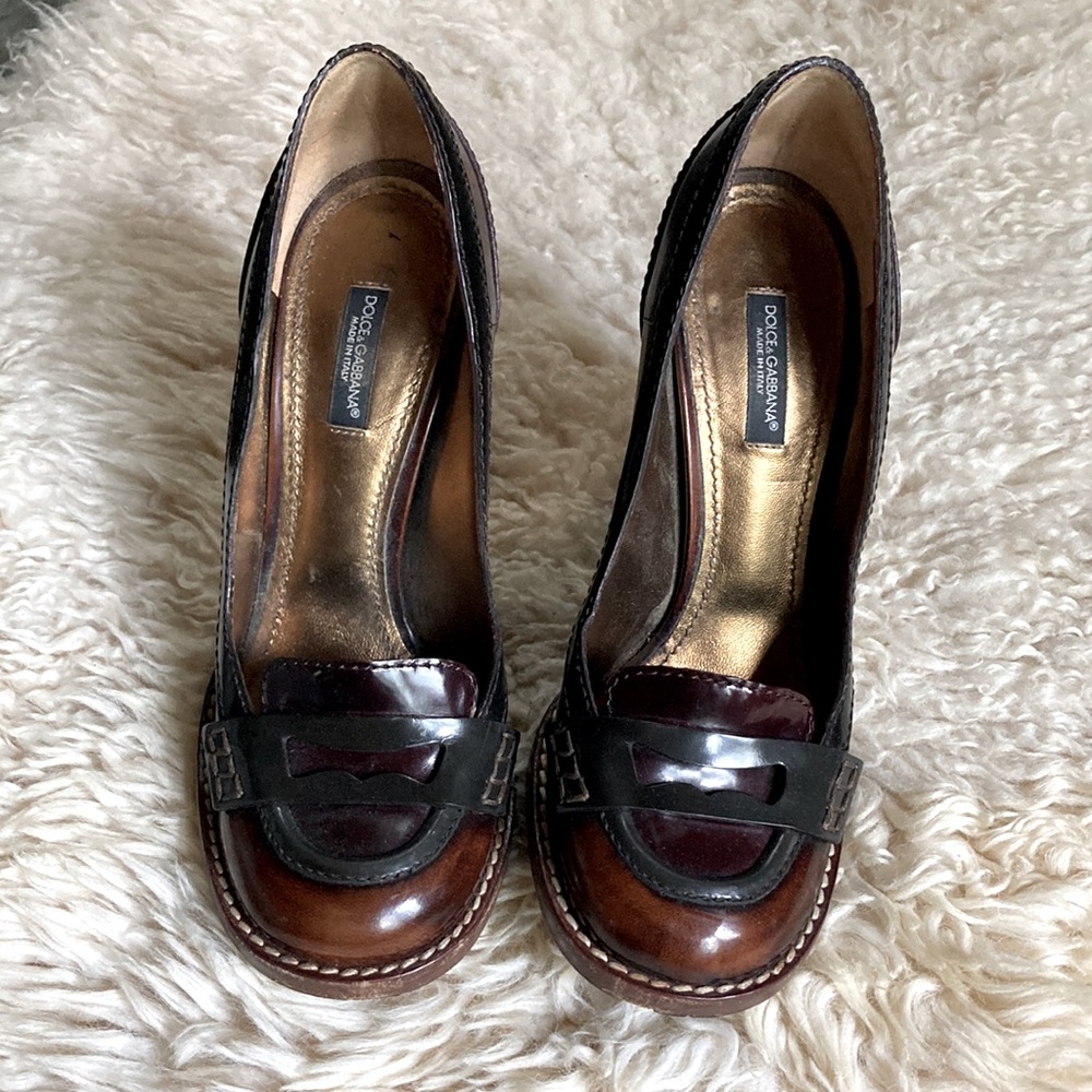 Dolce Gabbana gold chunky heel in browb. Size 37